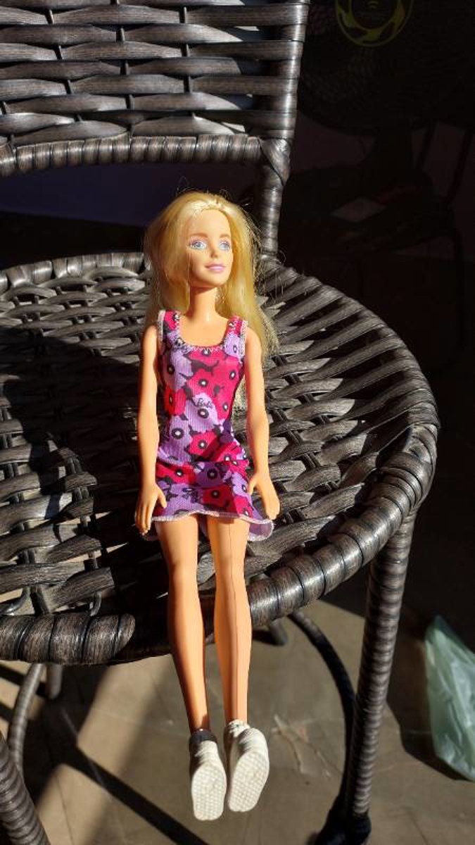 Barbie básica loira modelo T7439