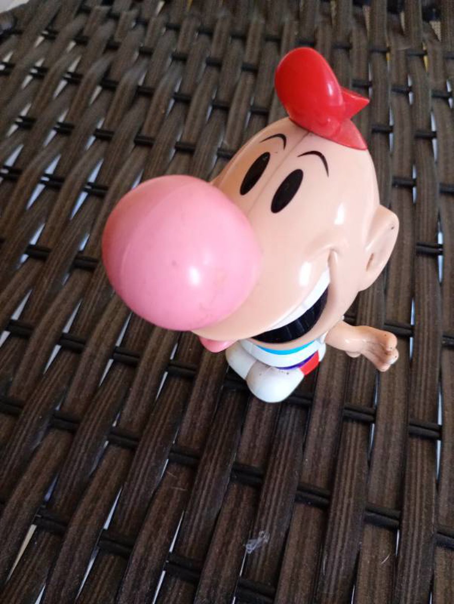 Boneco de brinquedo usado bom 