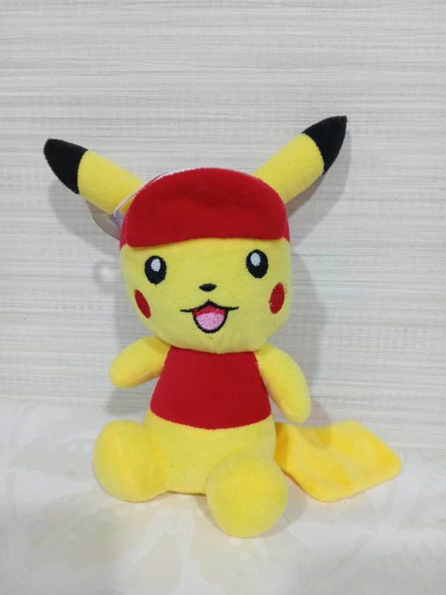 Pikachu com boné 